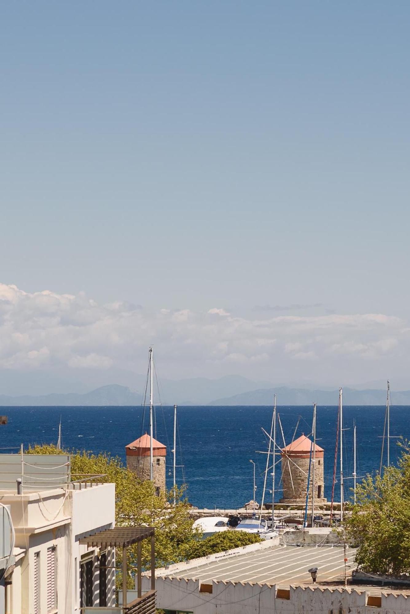 Mandraki City Center Apartments Rhodes City Екстер'єр фото